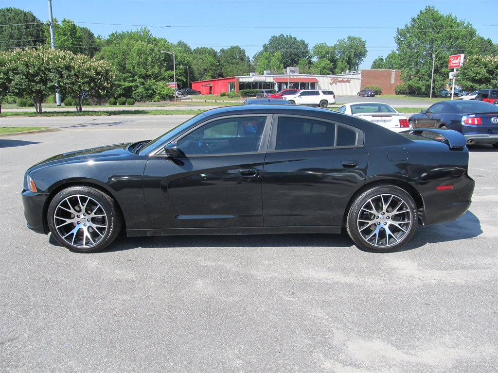 2013 Dodge Charger - $9,999