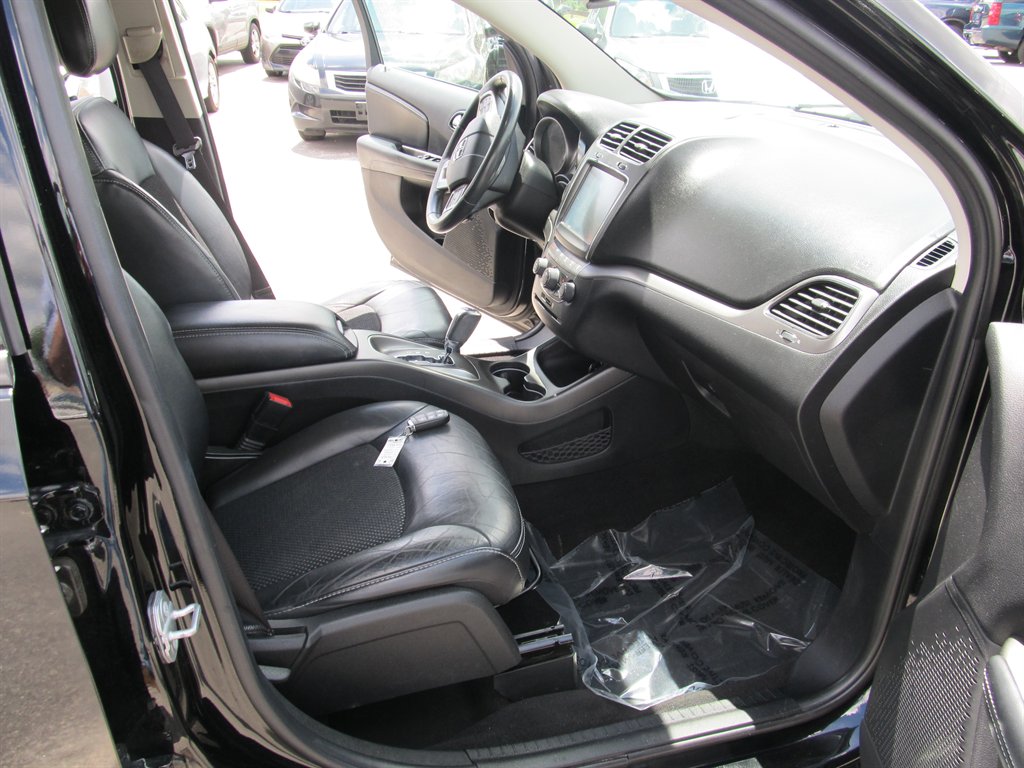 2015 Dodge Journey - $9,999