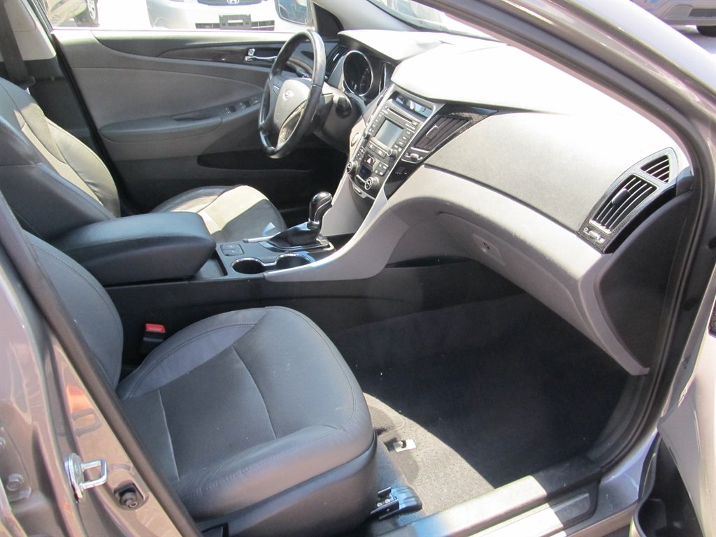 2014 Hyundai Sonata - $10,999