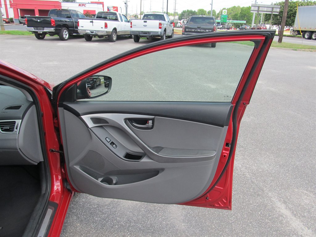 2015 Hyundai Elantra - $7,999