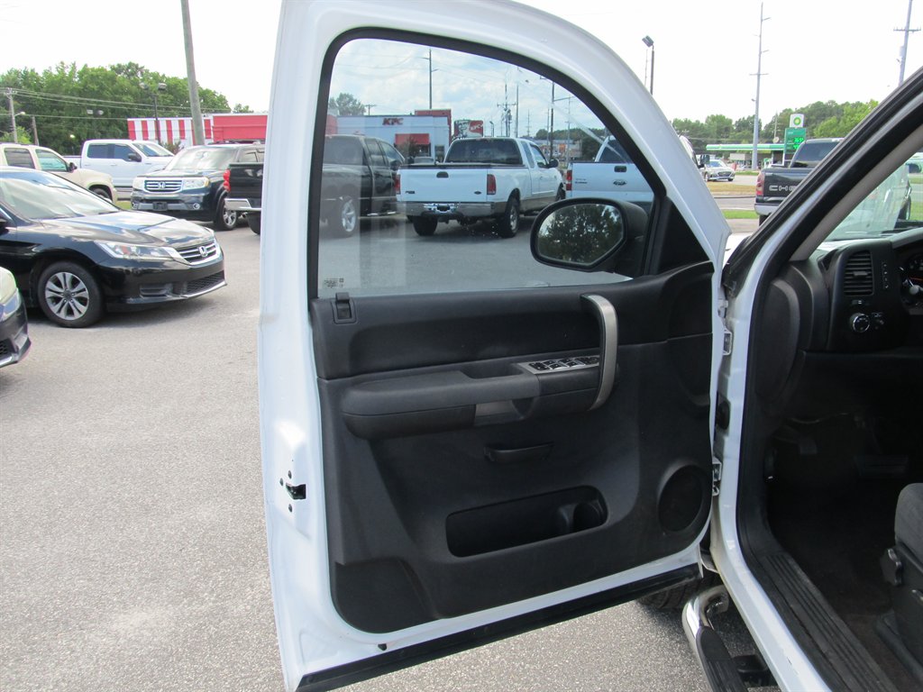 2009 Chevrolet Silverado - $10,999