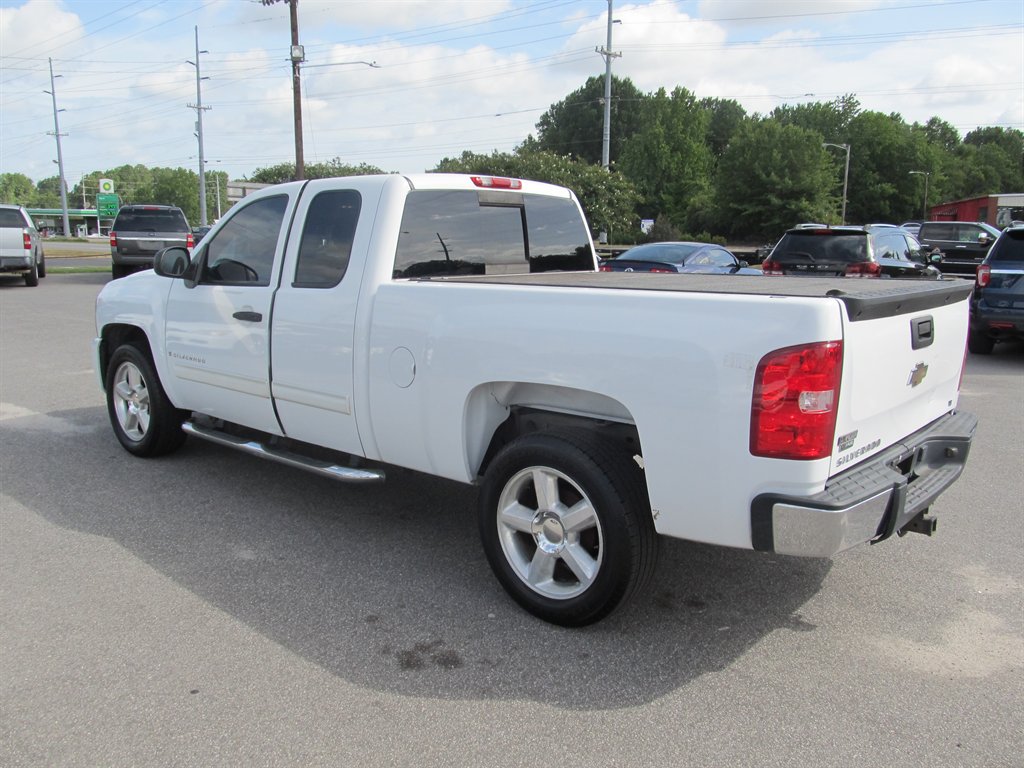2009 Chevrolet Silverado - $10,999