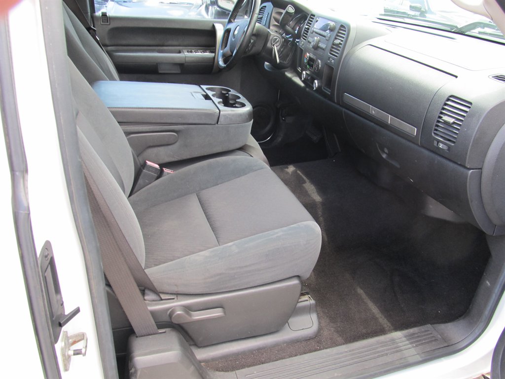 2009 Chevrolet Silverado - $10,999