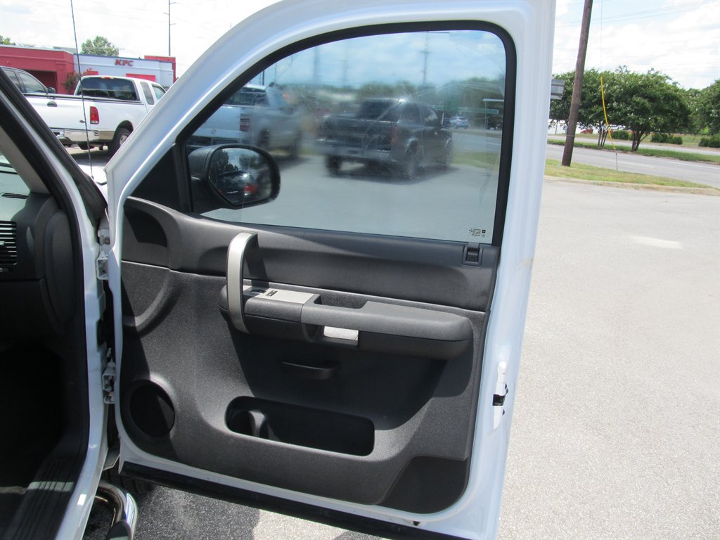 2009 Chevrolet Silverado - $10,999