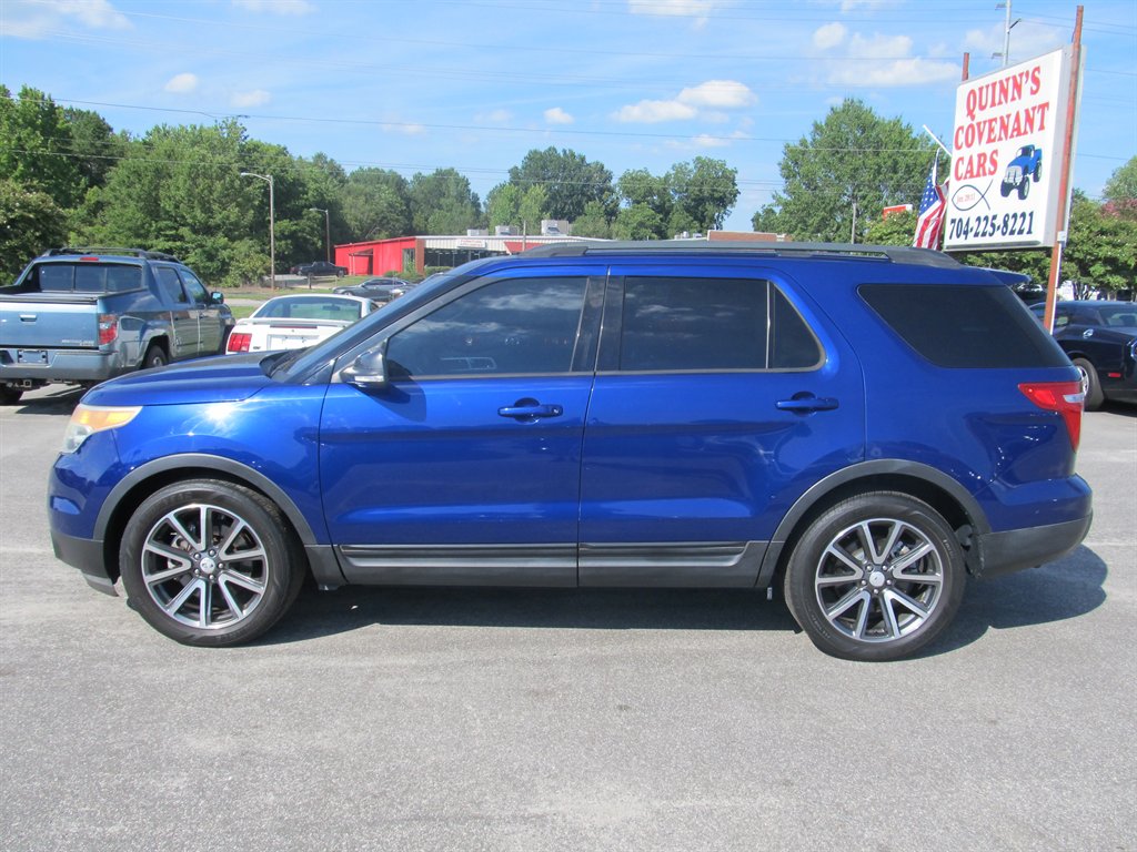 2015 Ford Explorer - $10,999