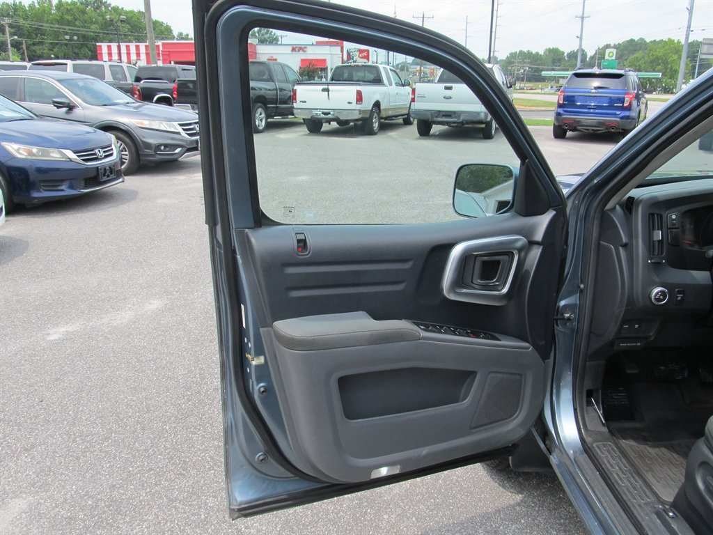 2006 Honda Ridgeline - $8,999