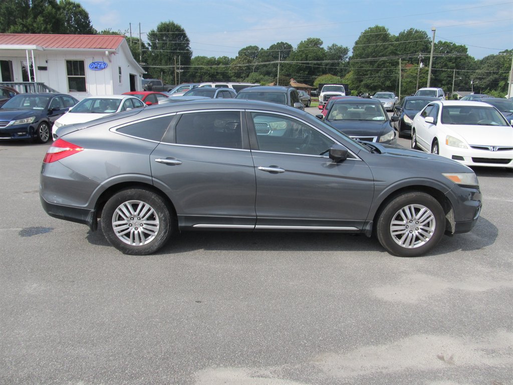 2014 Honda Crosstour - $10,999