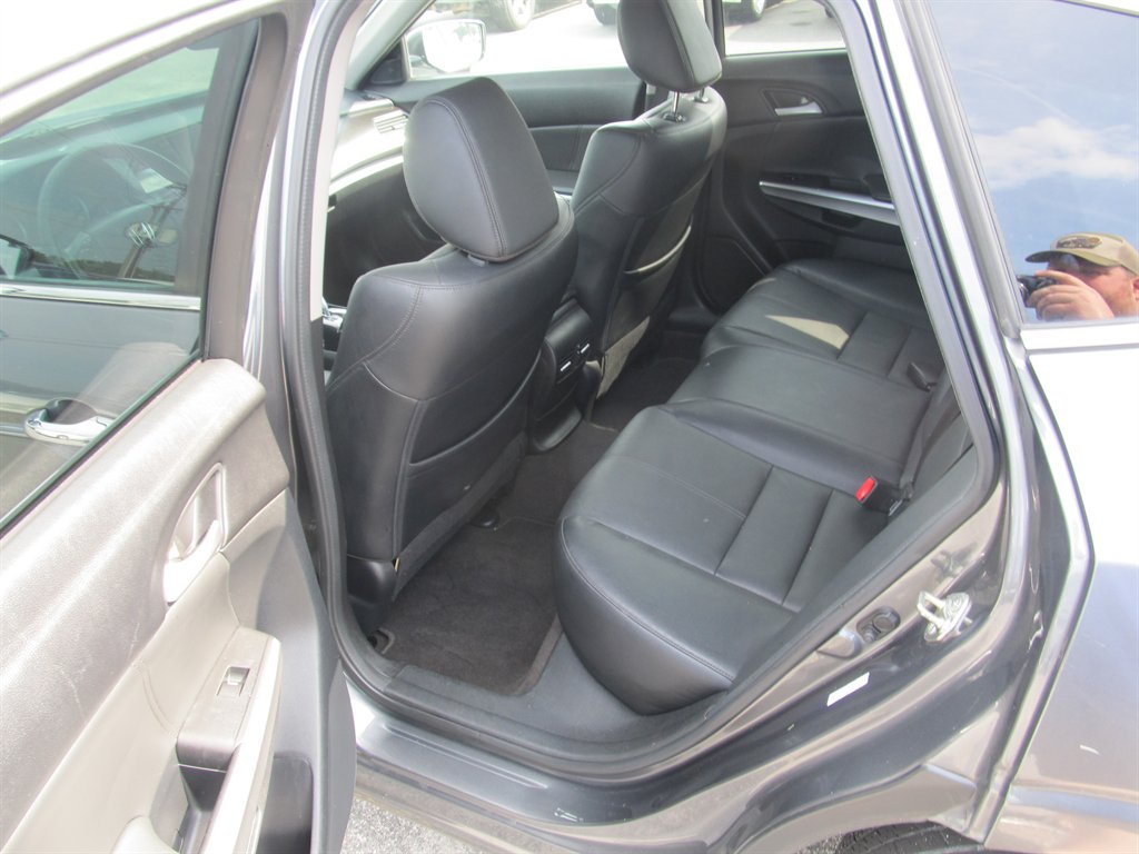 2014 Honda Crosstour - $10,999