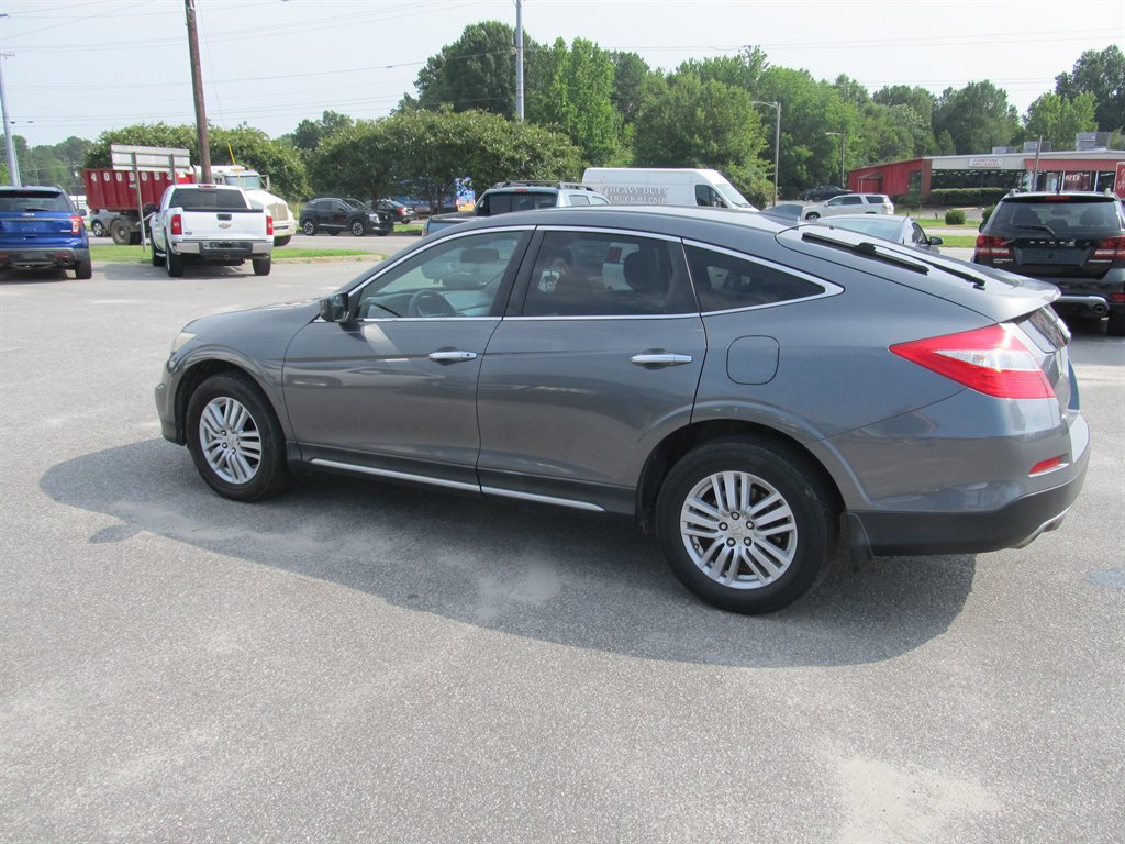 2014 Honda Crosstour - $10,999