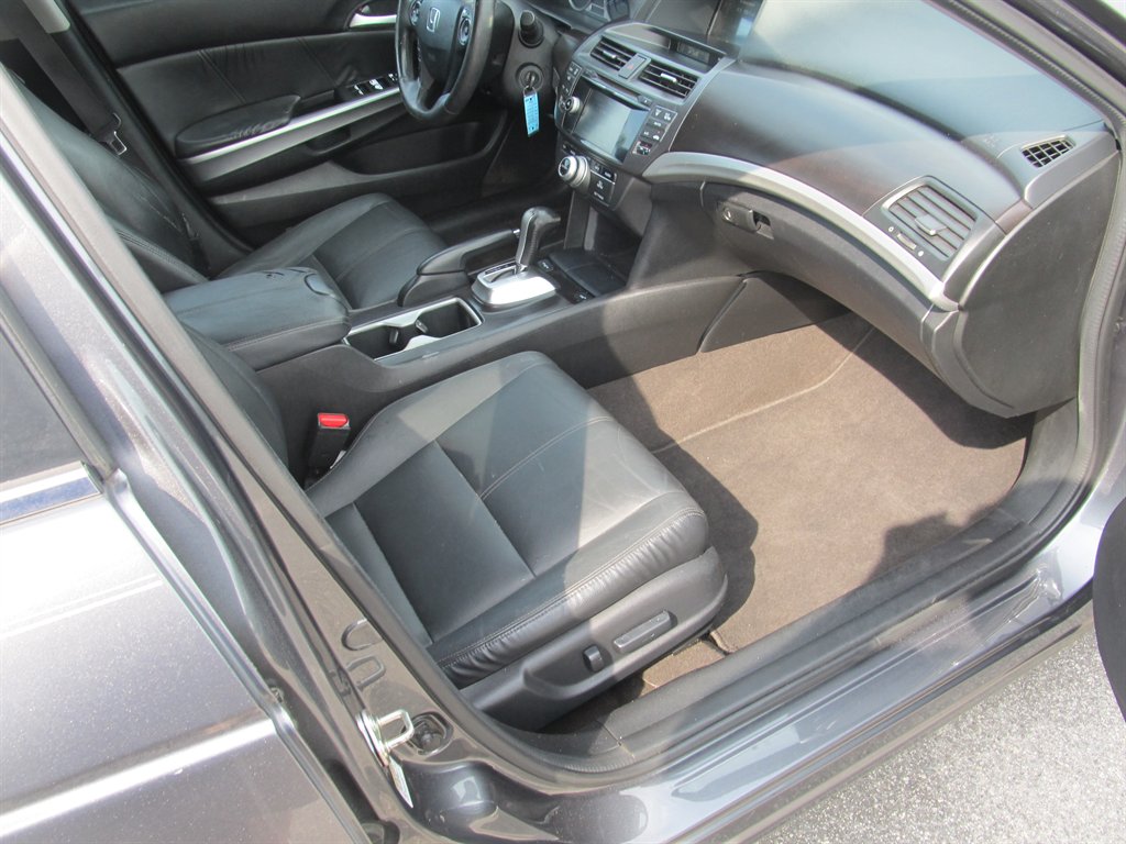 2014 Honda Crosstour - $10,999