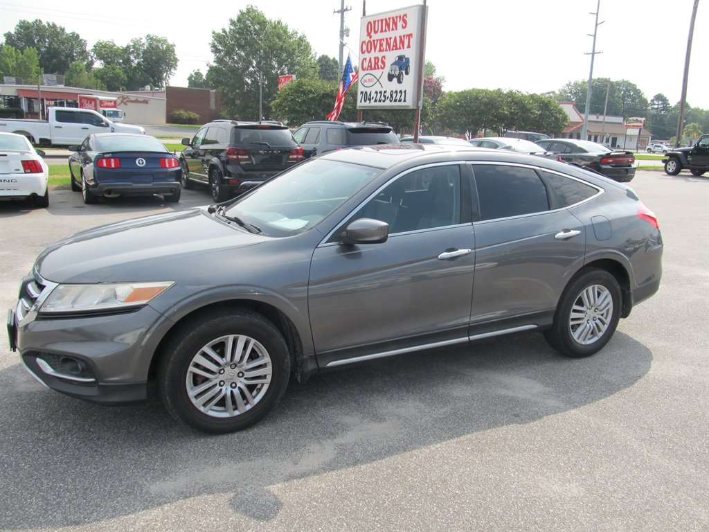 2014 Honda Crosstour - $10,999