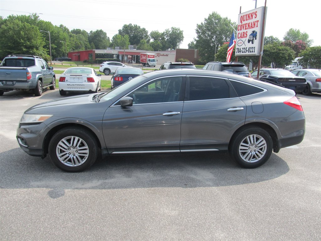 2014 Honda Crosstour - $10,999