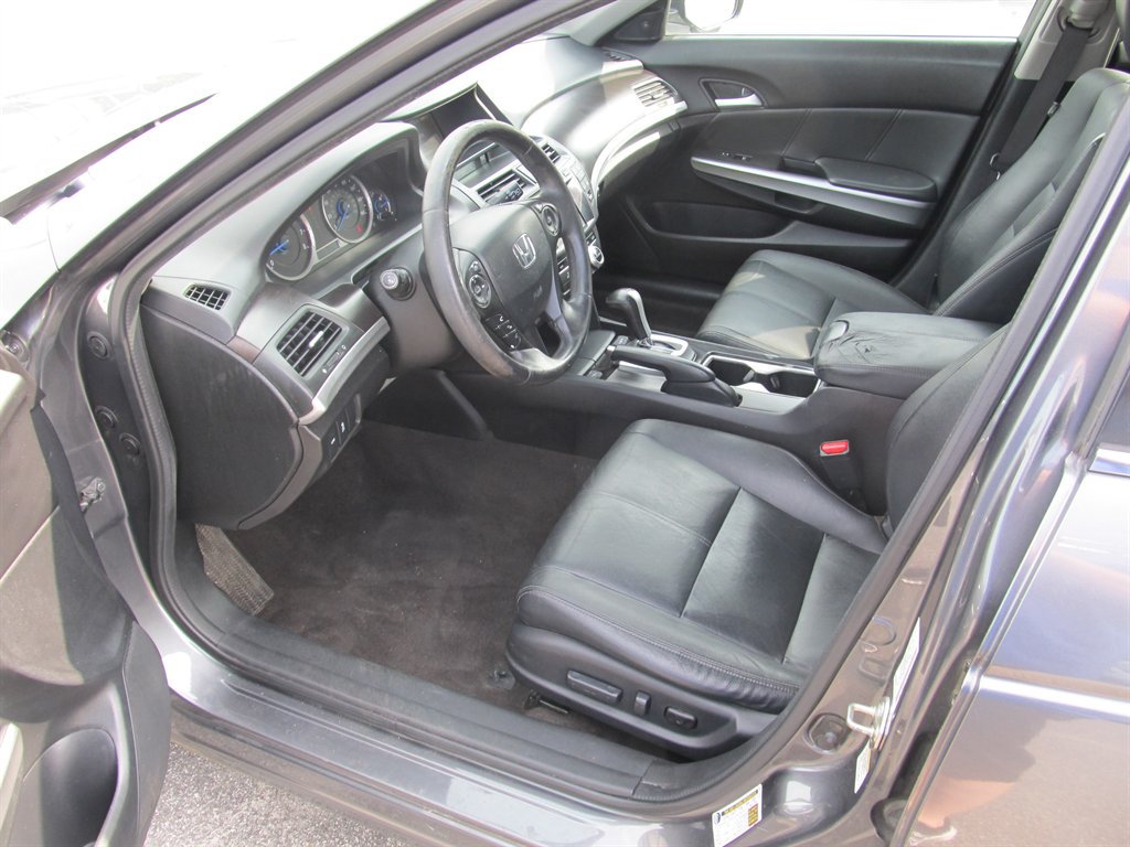 2014 Honda Crosstour - $10,999