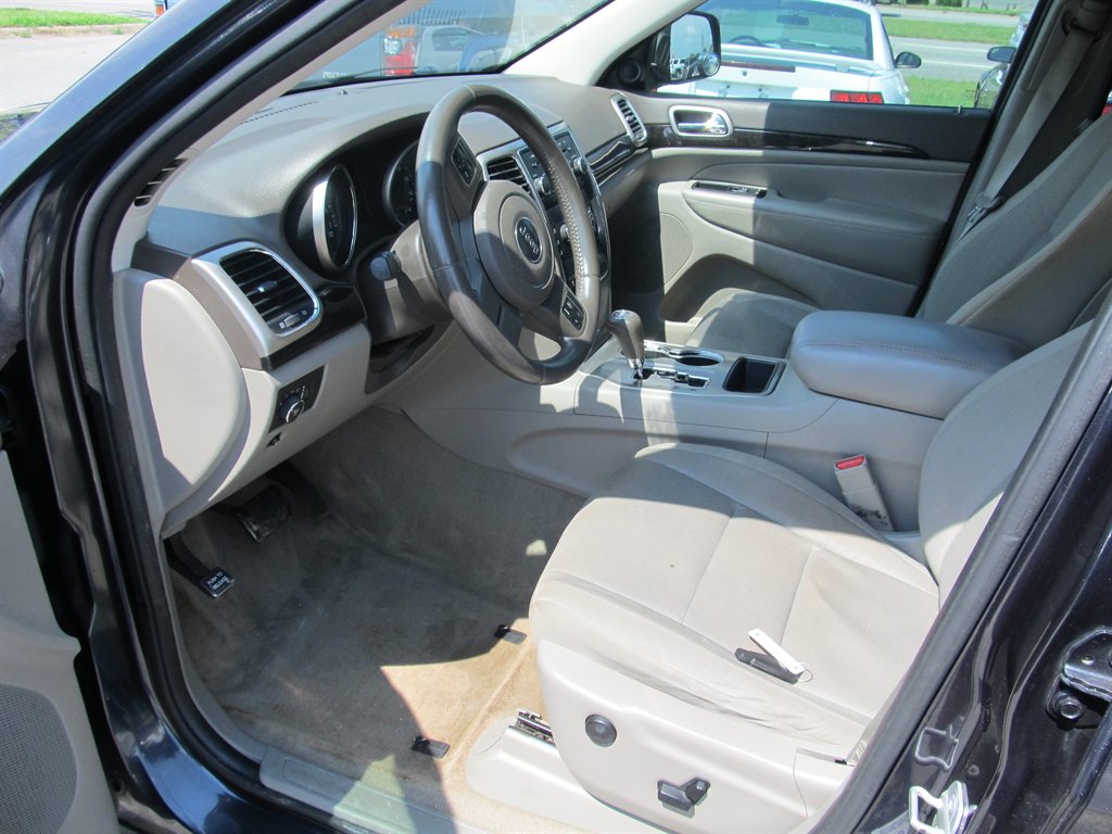 2013 Jeep Cherokee - $10,499