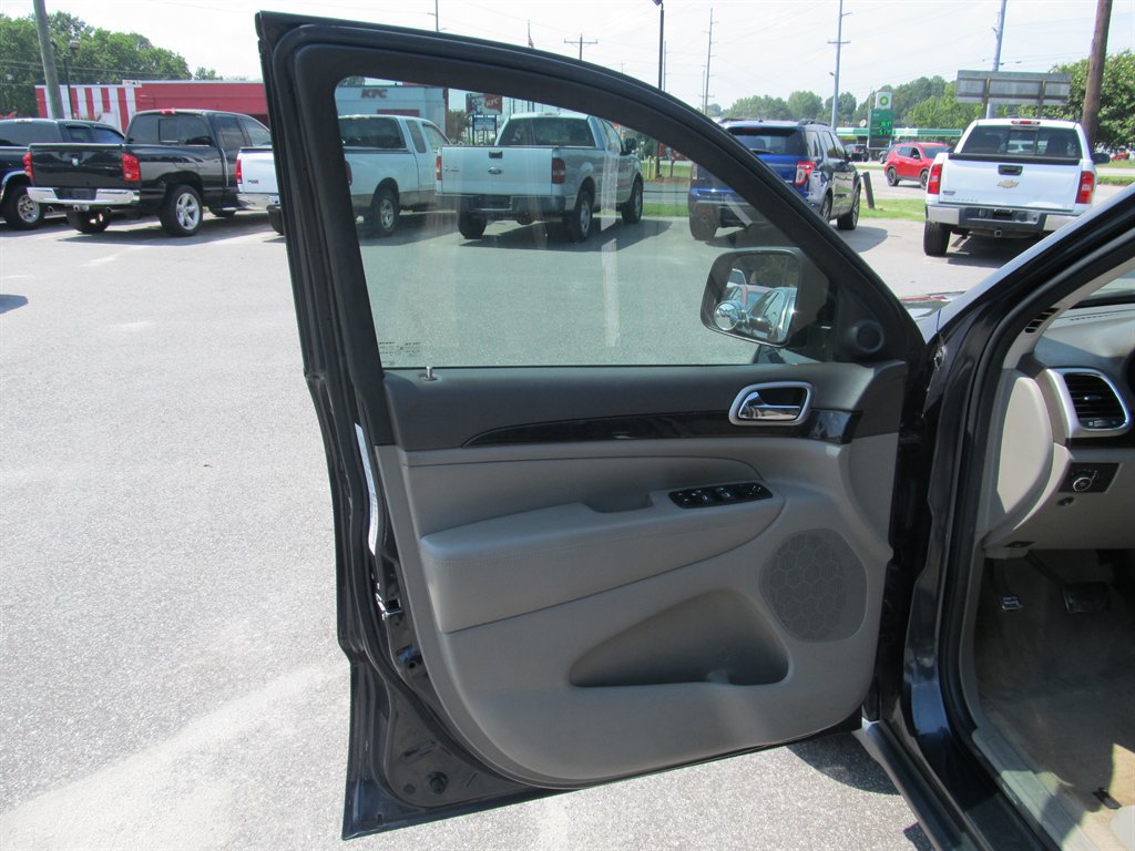 2013 Jeep Cherokee - $10,499
