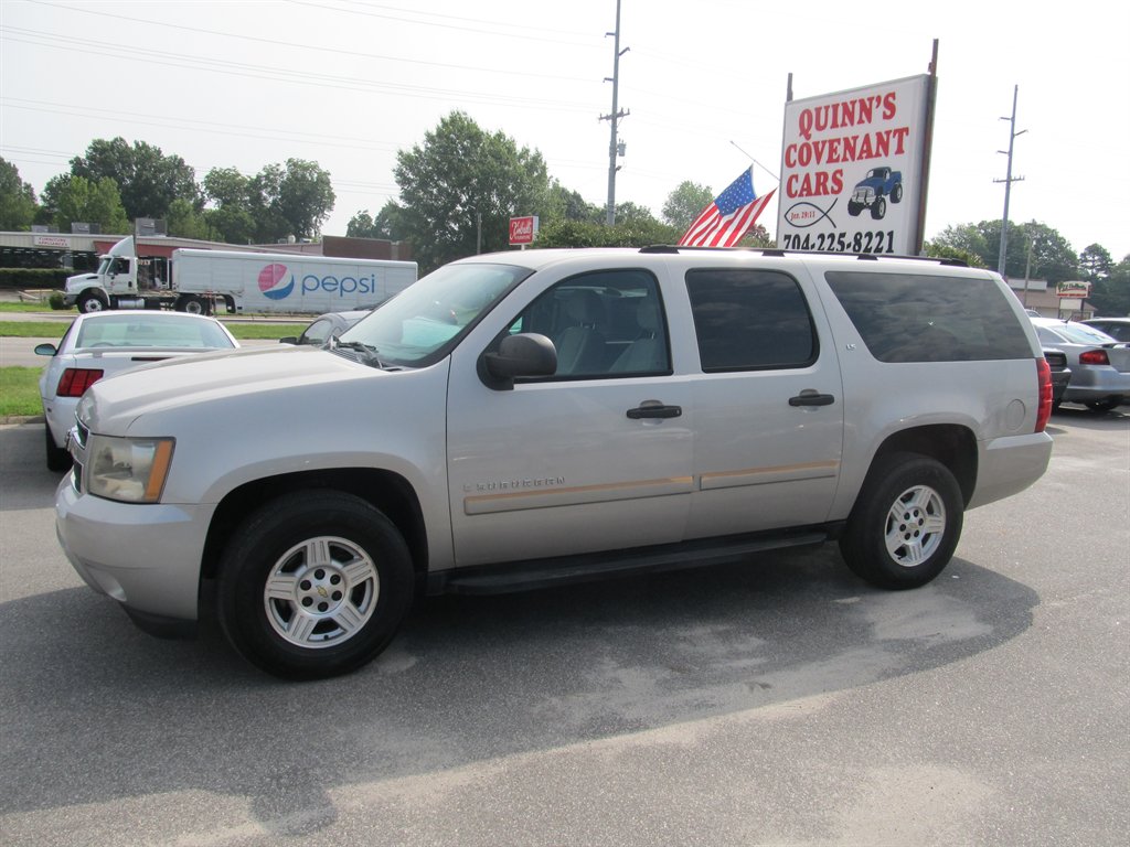 2007 Chevrolet Suburban - $8,999