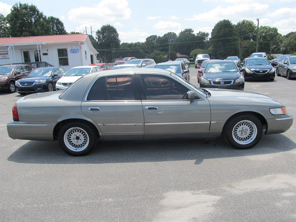 2000 Mercury Grand Marquis - $5,999