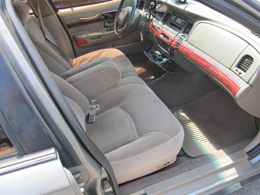2000 Mercury Grand Marquis - $5,999