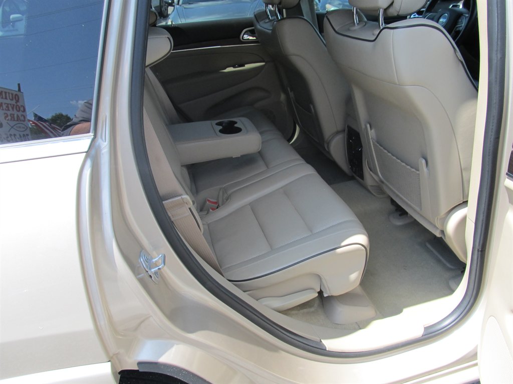 2015 Jeep Cherokee - $10,999