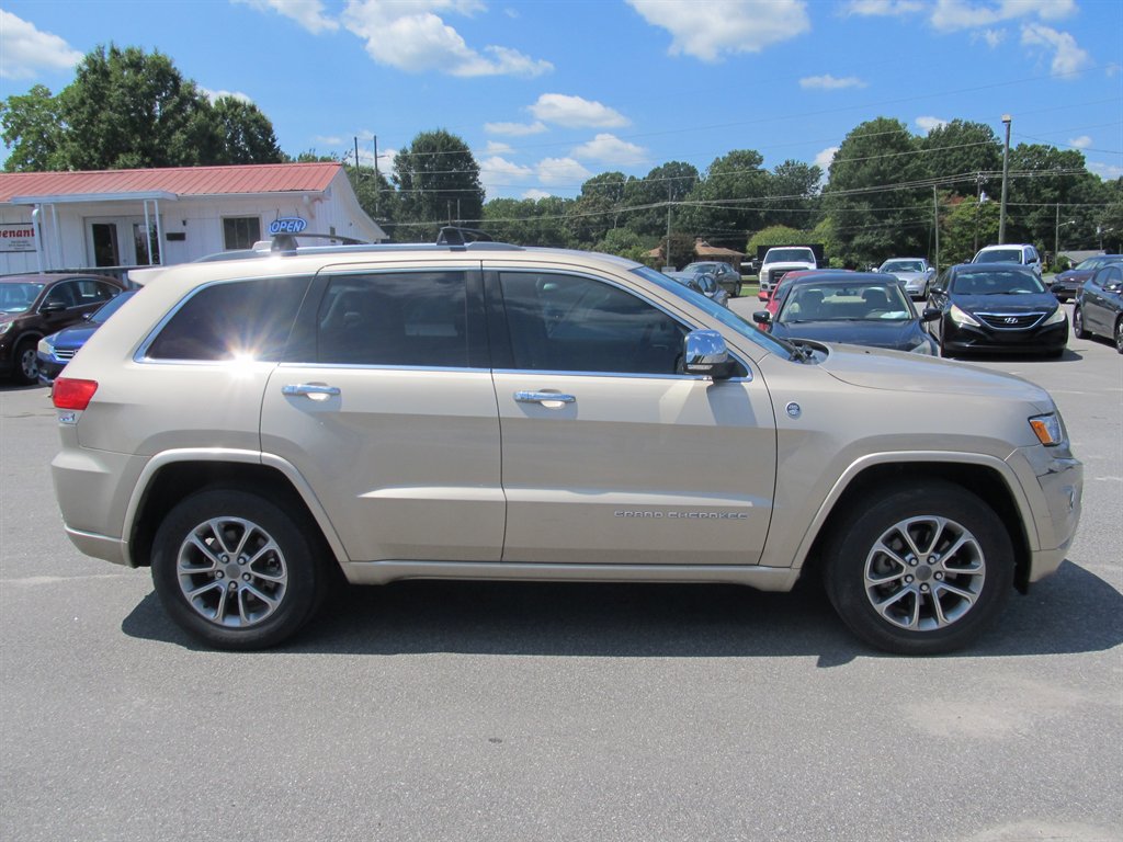 2015 Jeep Cherokee - $10,999