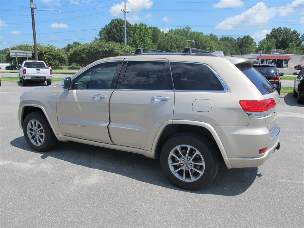2015 Jeep Cherokee - $10,999