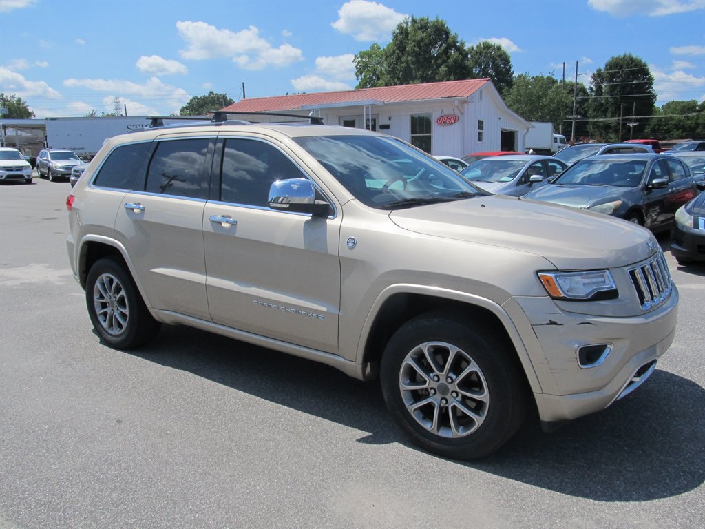 2015 Jeep Cherokee - $10,999