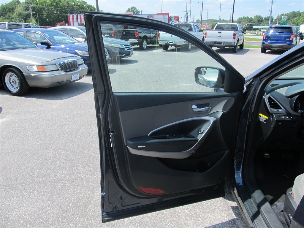 2016 Hyundai Santa Fe Sport - $10,999