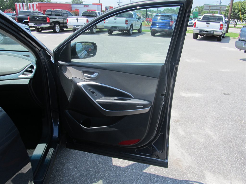 2016 Hyundai Santa Fe Sport - $10,999