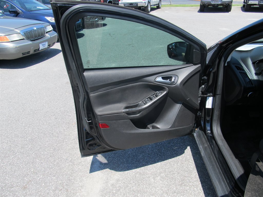 2018 Ford Focus - $8,999