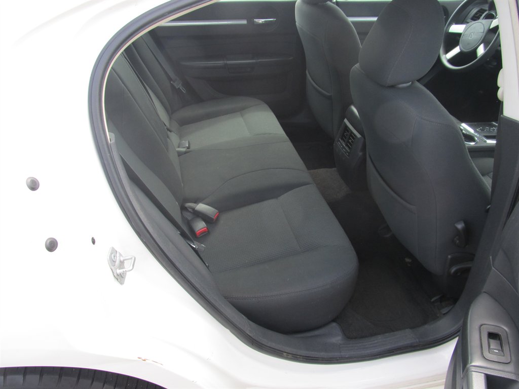 2009 Dodge Charger - $8,999