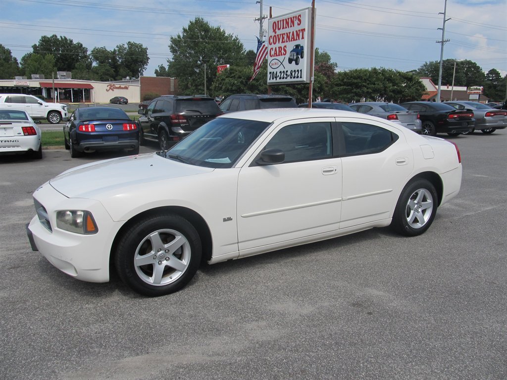 2009 Dodge Charger - $8,999