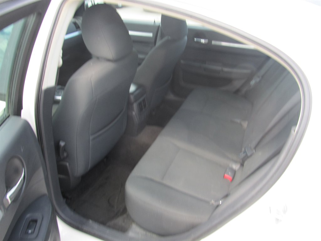 2009 Dodge Charger - $8,999