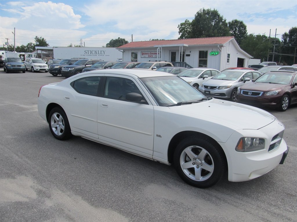 2009 Dodge Charger - $8,999