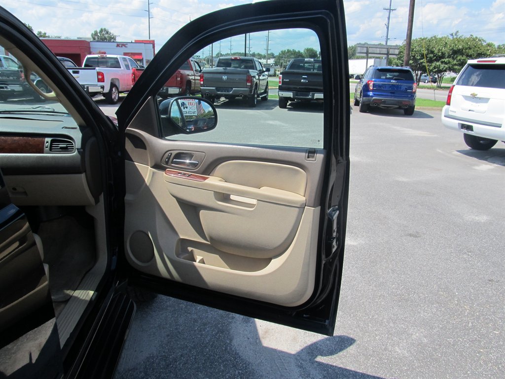 2011 Chevrolet Suburban - $7,999
