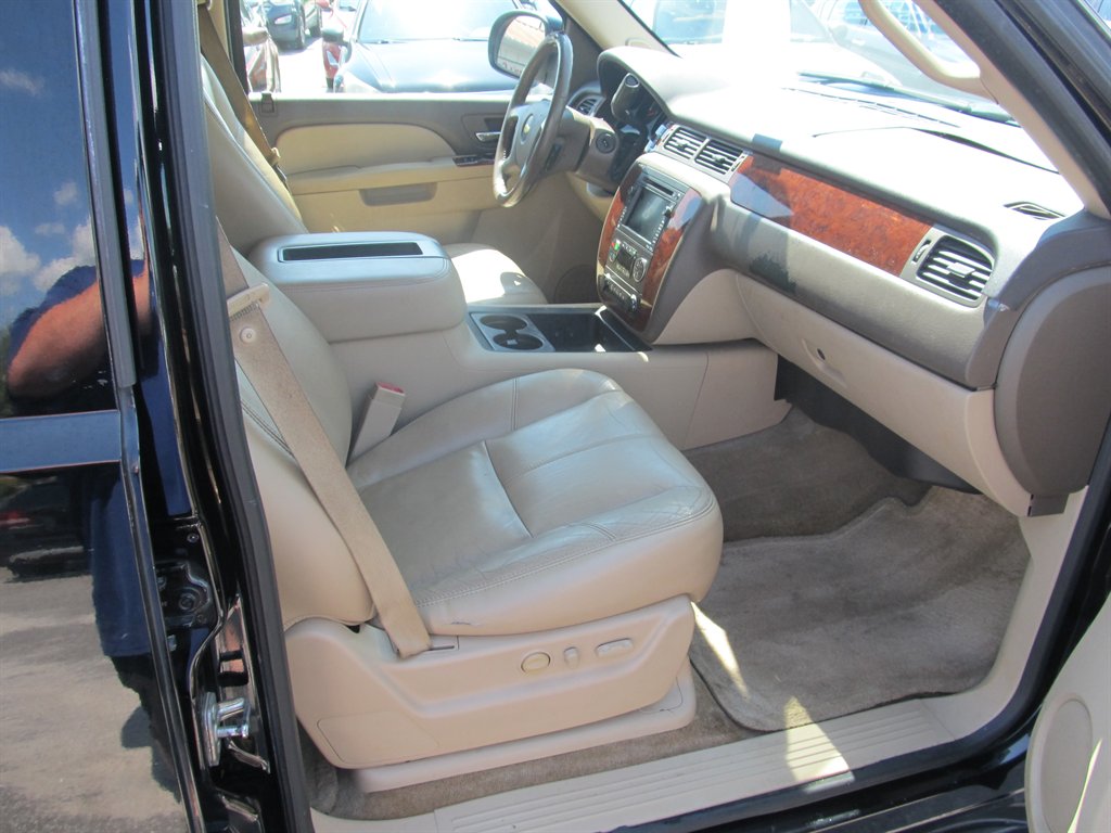 2011 Chevrolet Suburban - $7,999