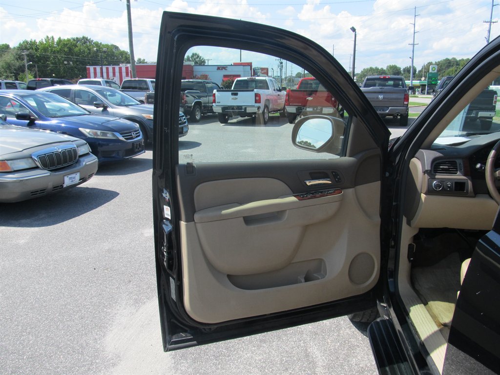 2011 Chevrolet Suburban - $7,999