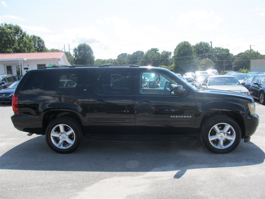 2011 Chevrolet Suburban - $7,999