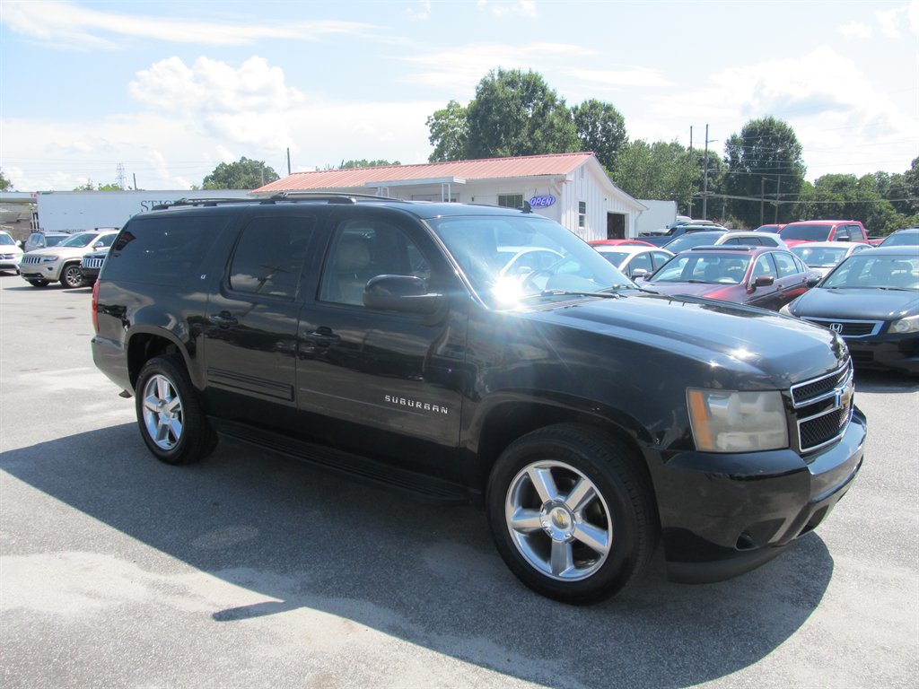 2011 Chevrolet Suburban - $7,999