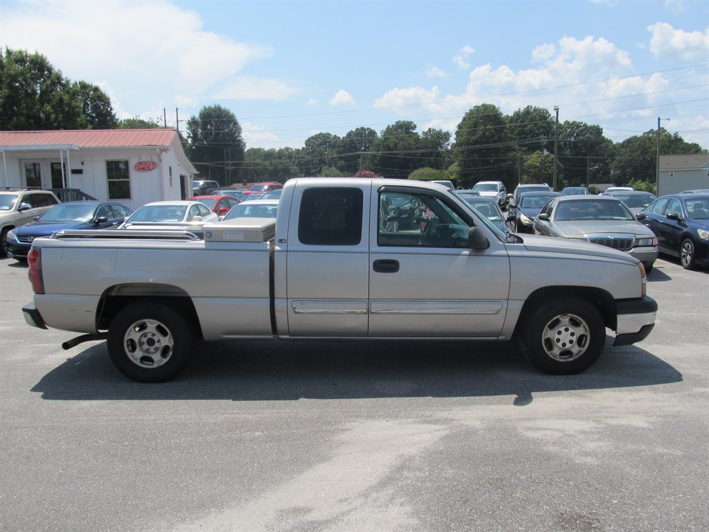 2004 Chevrolet Silverado - $8,999