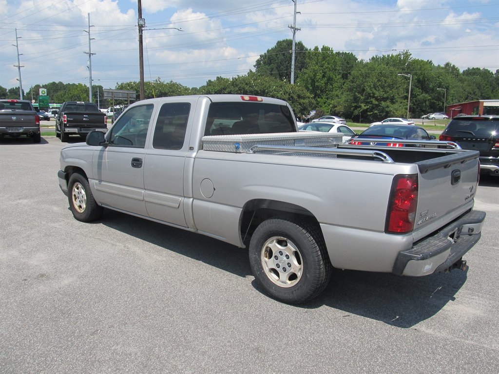 2004 Chevrolet Silverado - $8,999