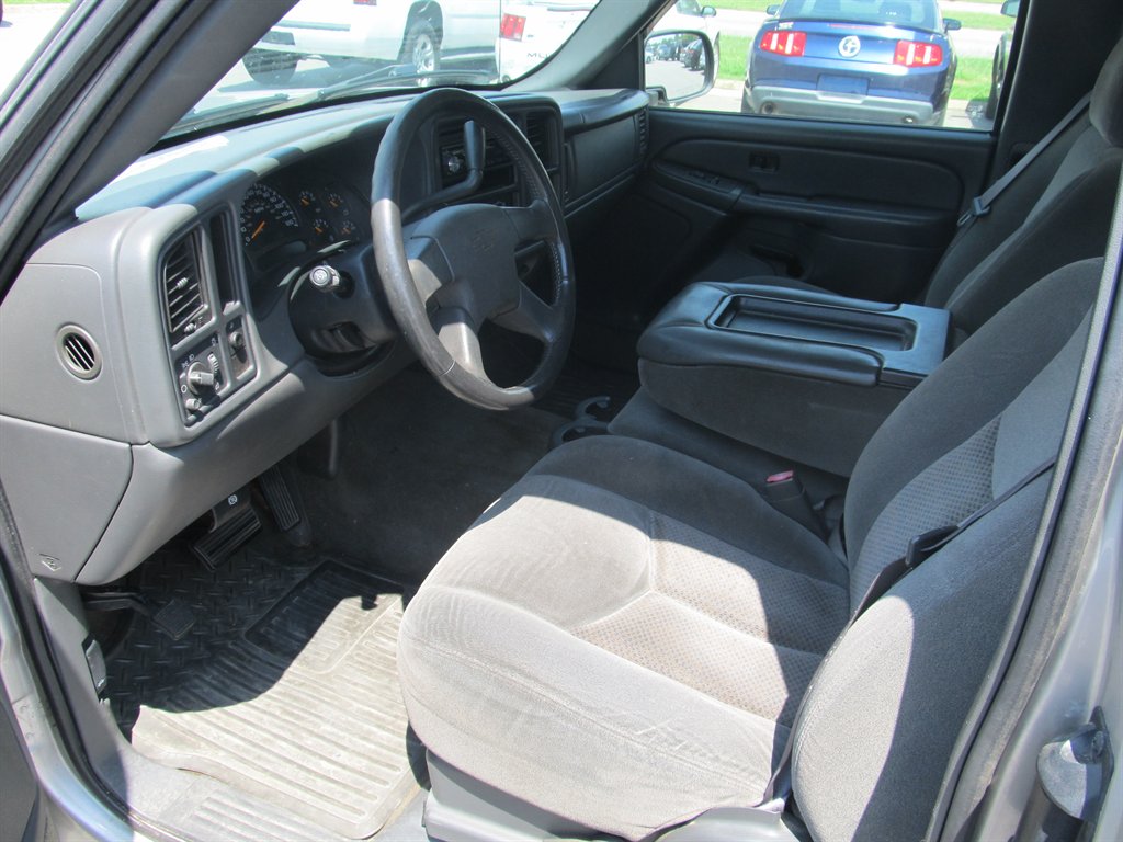 2004 Chevrolet Silverado - $8,999