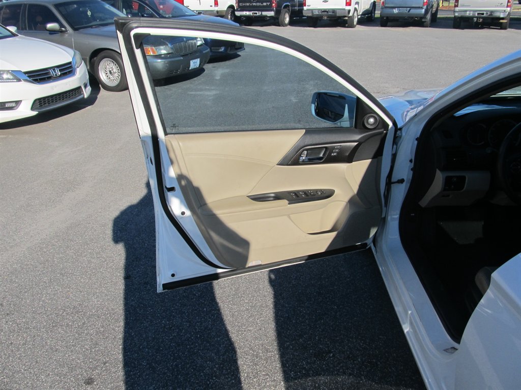 2013 Honda Accord - $9,999