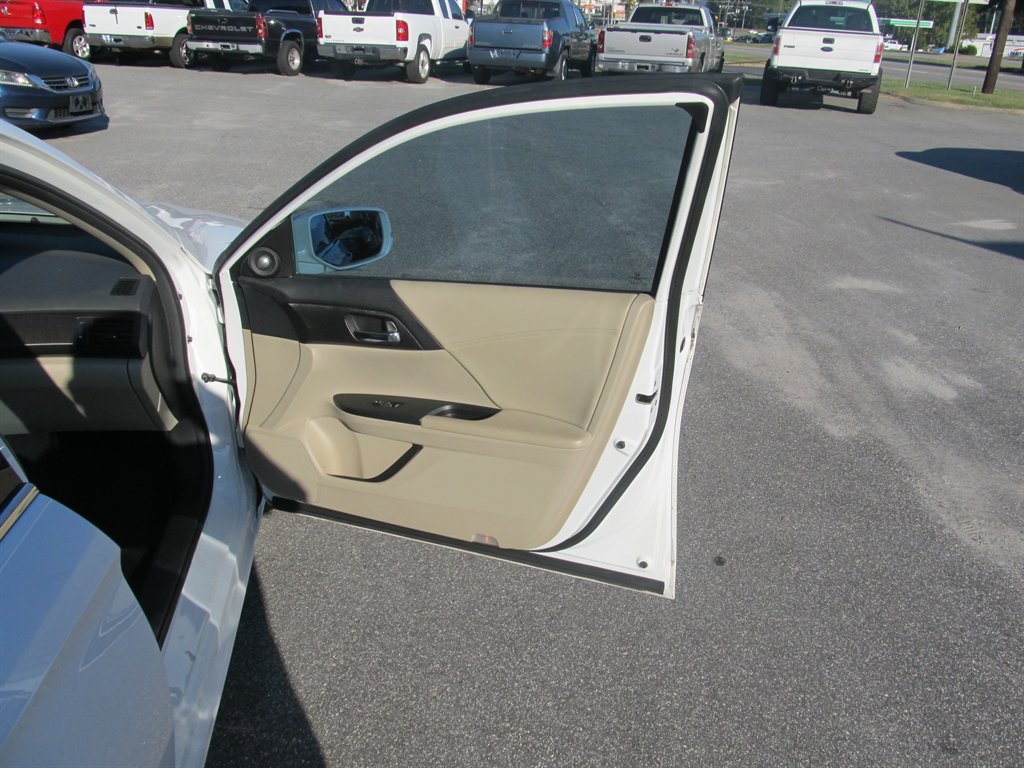 2013 Honda Accord - $9,999