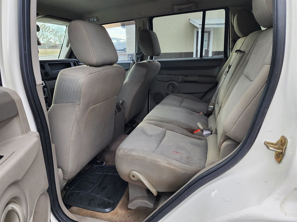 2007 Jeep Commander Sport photo