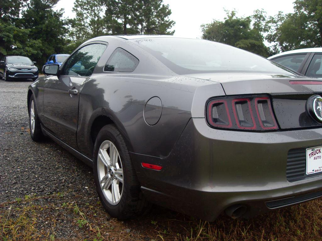 2014 Ford Mustang V6 photo