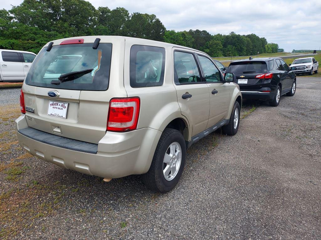 2011 Ford Escape XLS photo
