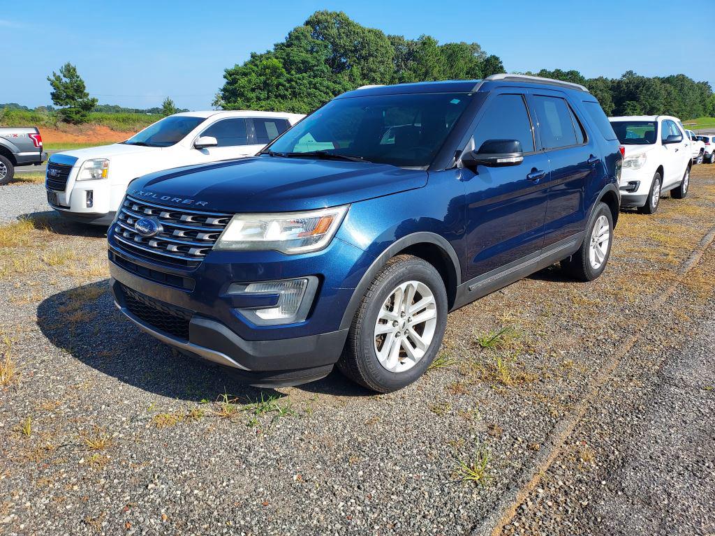 2017 Ford Explorer - $7,900