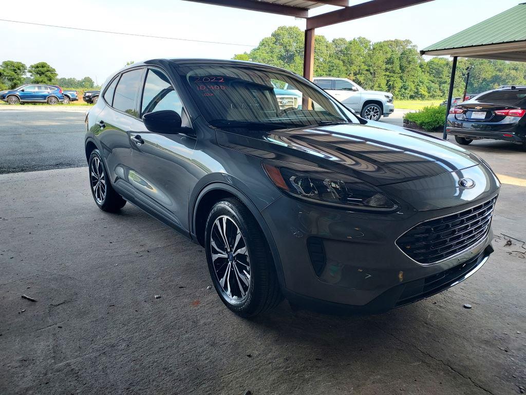 2022 Ford Escape - $10,400