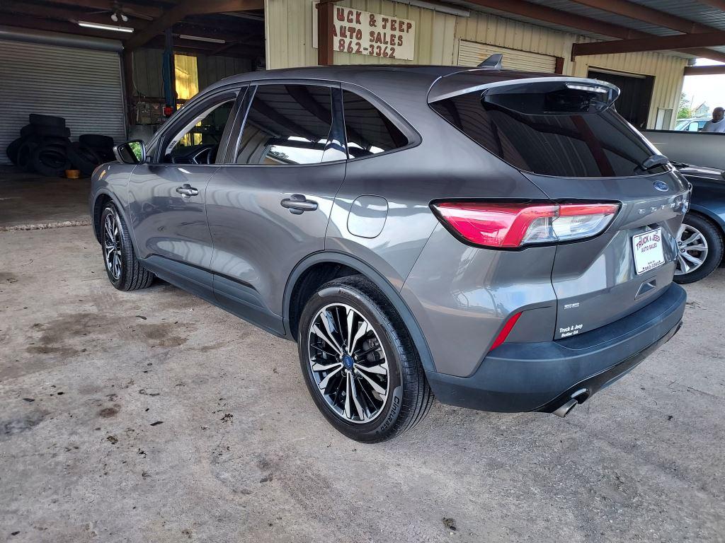 2022 Ford Escape - $10,400
