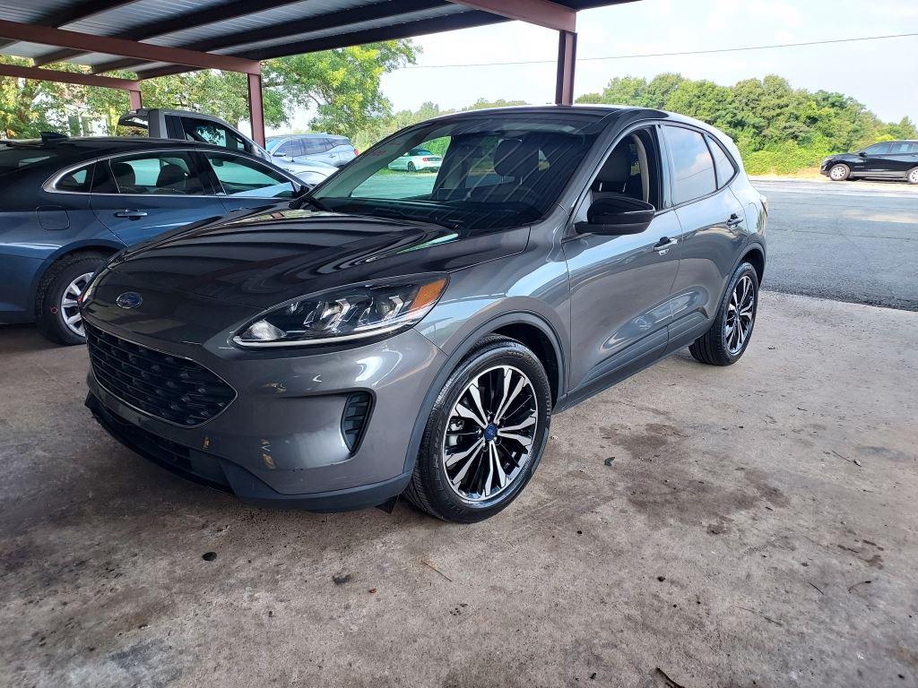 2022 Ford Escape - $10,400